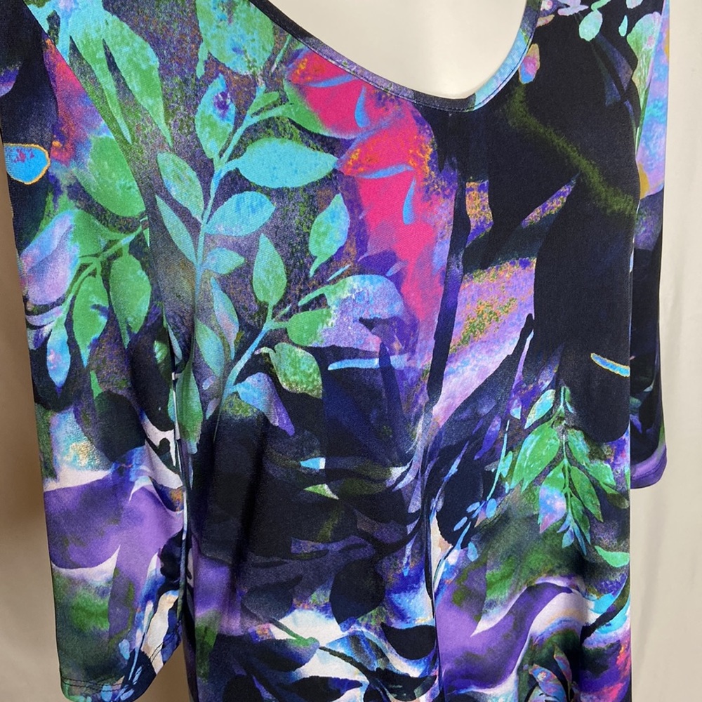 Clara Sun Woo, Abstract Floral Side Slit 3/4 Sleeve Tunic, Medium - Picture 9 of 13